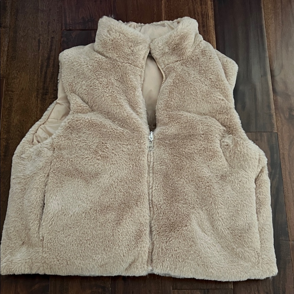 Girls Size Large Tan Reversible Vest with Pockets on Both Sides